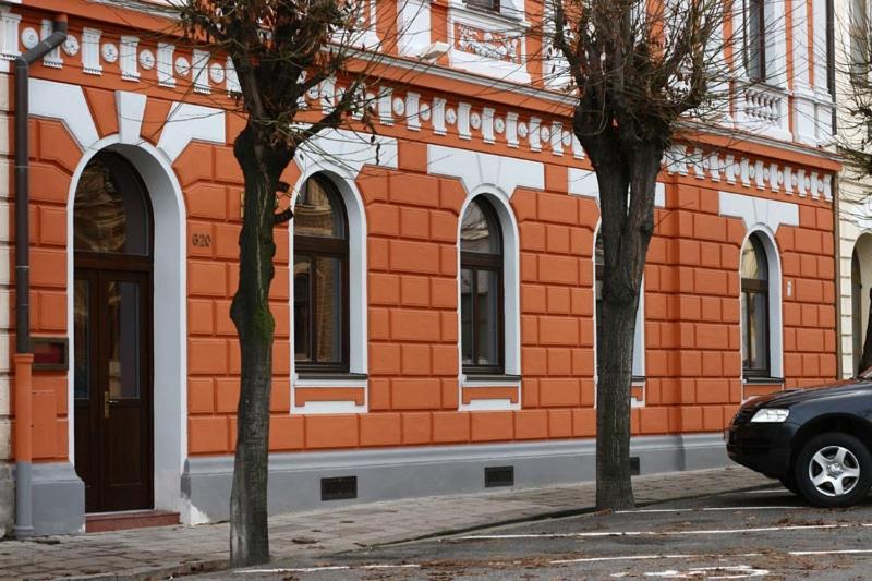 Zlaty Lev Hotel Louny Kültér fotó