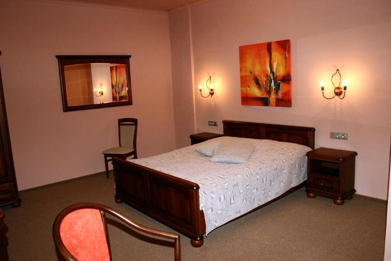 Zlaty Lev Hotel Louny Kültér fotó